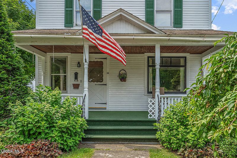 3rd image of 12 Gilmore Avenue