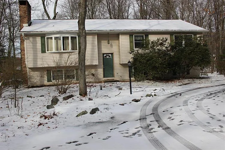 116 Mikes Rd photo 1