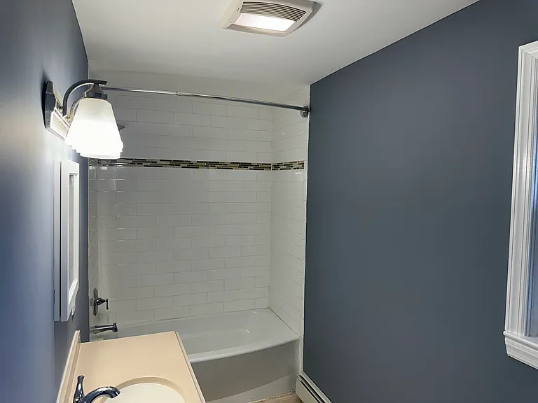 38 Allen St #2 — Photo 12