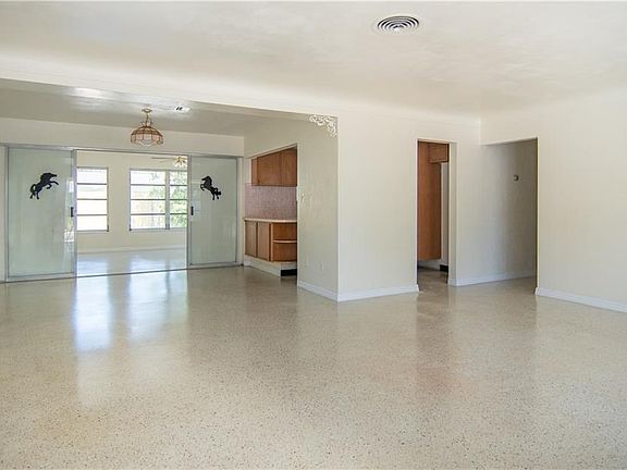 3rd image of 2049 64th Ave S