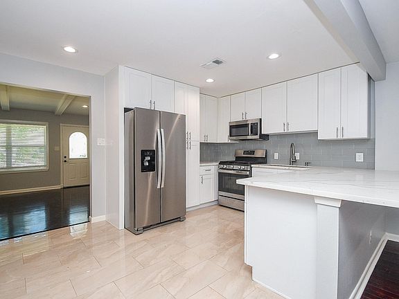 3rd image of 5209 De Milo Dr