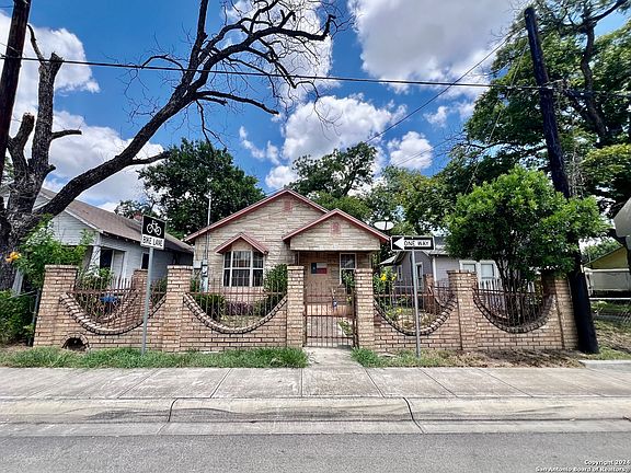 3rd image of 801 W THEO AVE