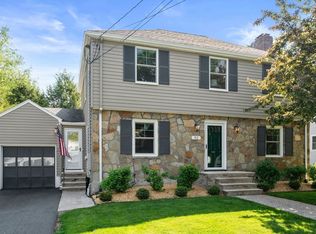 52 Beaufort Ave, Needham, MA 02492