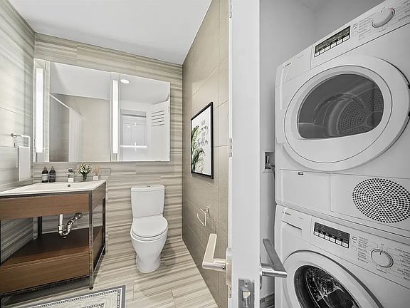 4th image of 605 W 42nd St APT 20N