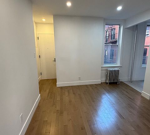 3rd image of 230 E 29th St APT 15