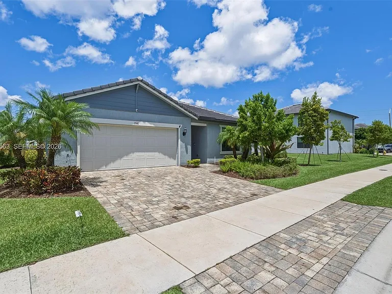 3141 Poinciana St — Photo 6