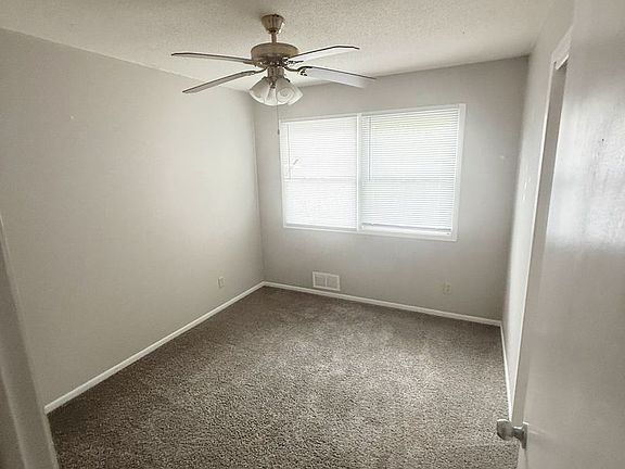 4th image of 1213 East Ave S