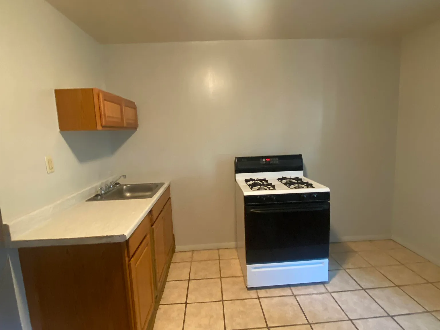 789 Park Ave — Photo 3