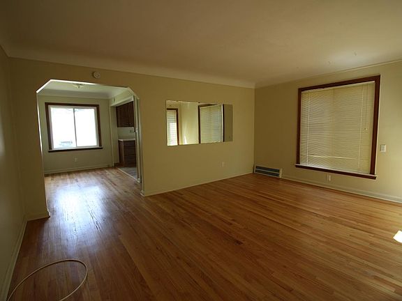 5th image of 15736 Aster Ave