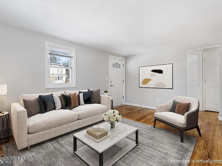 43 Iowana Ave — Photo 2