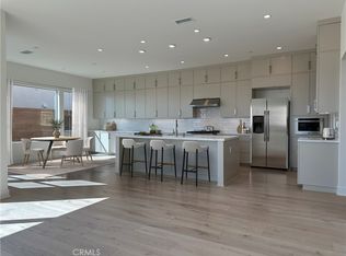 116 Awning, Irvine, CA 92618