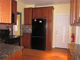 2nd image of 640 Tremont Ave