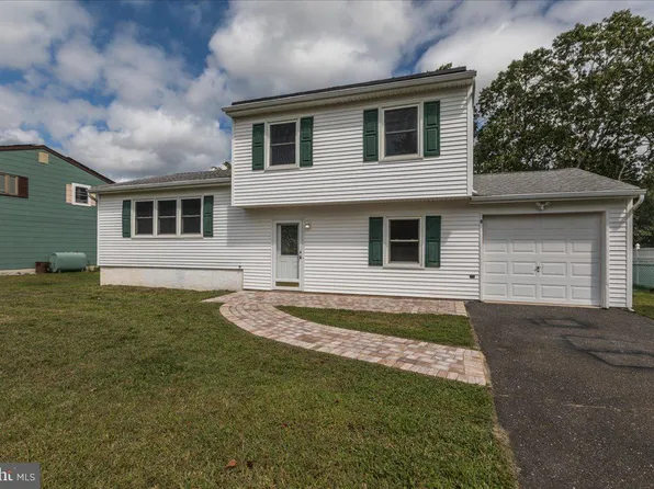 6 Spruce Dr, Little Egg Harbor, NJ 08087