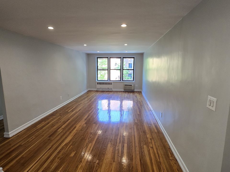 8701 Midland Pkwy Jamaica NY | Zillow