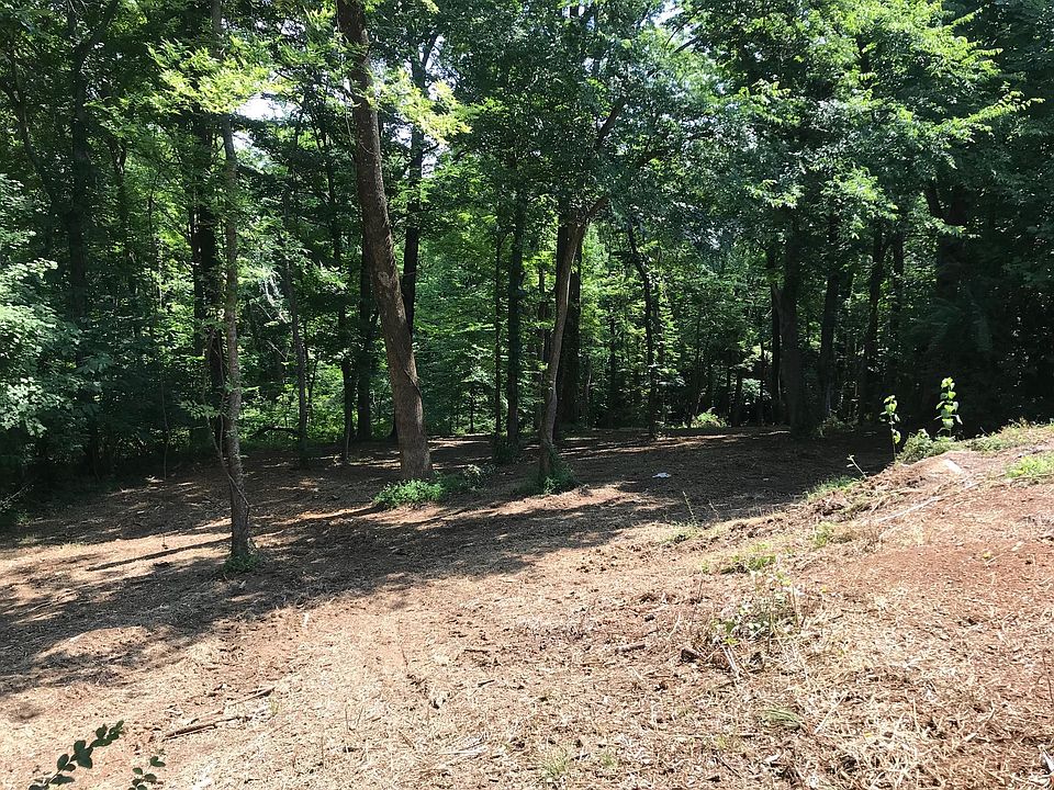2nd image of 898 Cherry Grove Rd