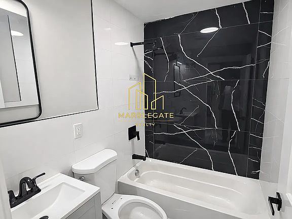 4th image of 494 S 18th St #3A
