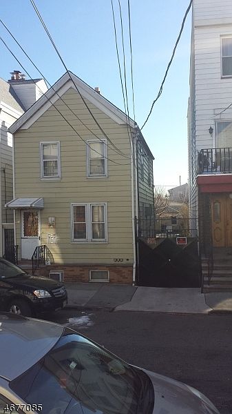 2nd image of 91 Garrison St