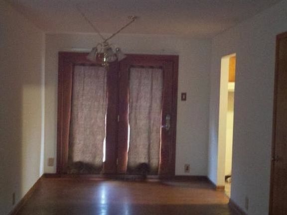 2nd image of 576 Hillridge Dr