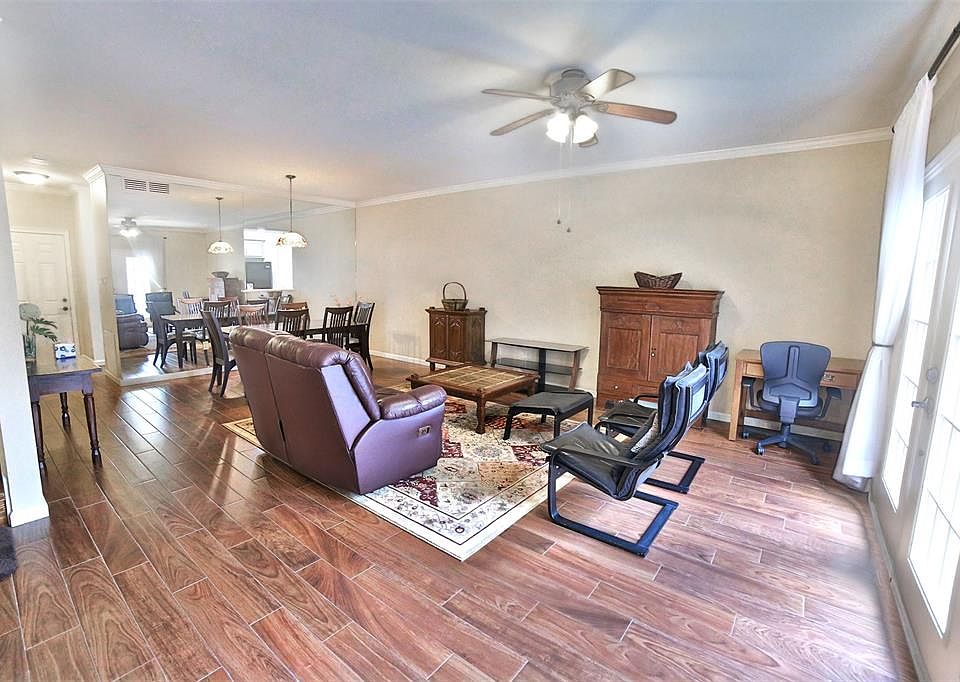 1st image of 486 Wilcrest Dr #486