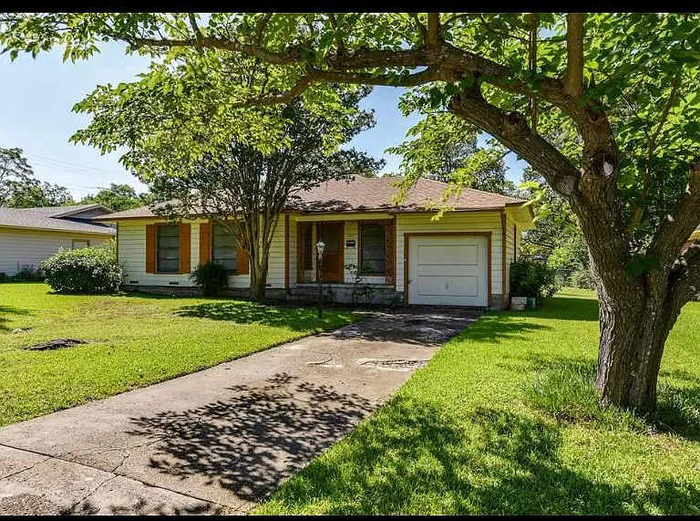 105 Pensacola Ave — Photo 11