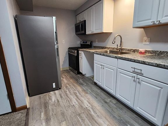 2nd image of 42 Dakota St APT 1B