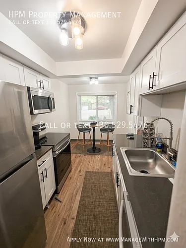 Aristocrat Apartments Photo 1 Aristocrat Apartments Photo 1