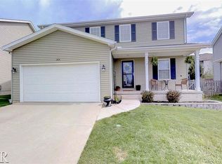 2426 Grey Fox Trl, Bloomington, IL 61705