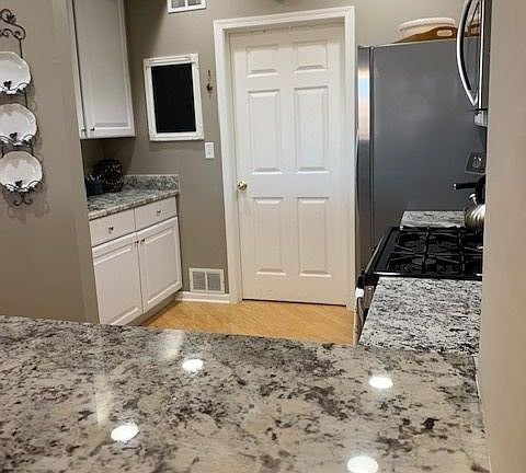 5th image of 2949 Kentshire Cir #2949