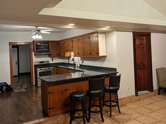 2nd image of 220 Willow Ave