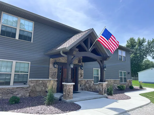 170 E Clay St #9, El Paso, IL 61738