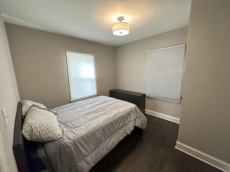 21503 Collingham Ave — Photo 13
