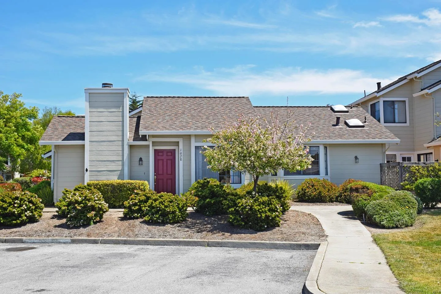 1028 Highlander Dr photo 1