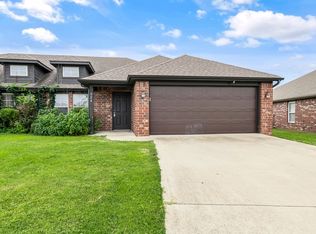 924 Kensington Dr, Centerton, AR 72719