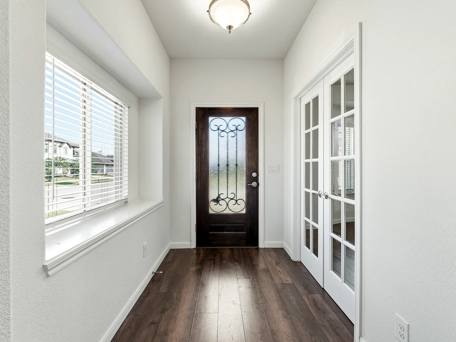 1204 Sumner St — Photo 3