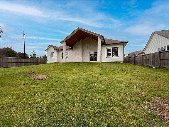 5th image of 40402 Mostyn Dr