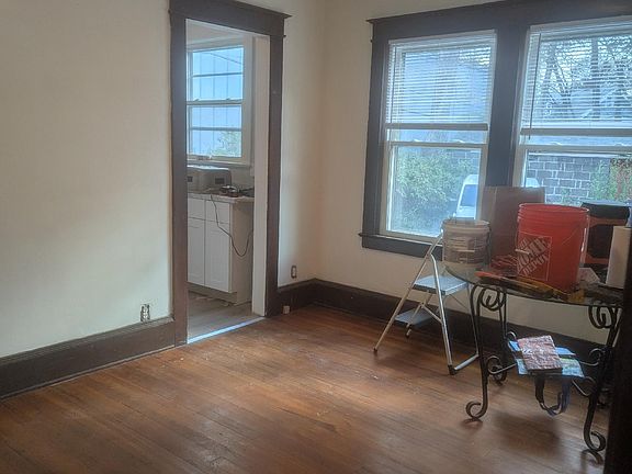 4th image of 10 Burkhard Pl APT 2