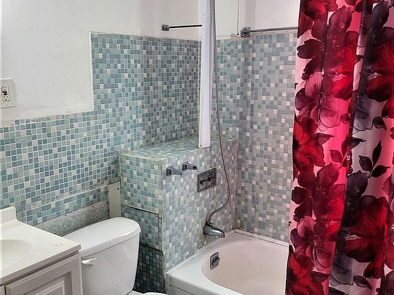 4th image of 164 Altruria St Floor 2