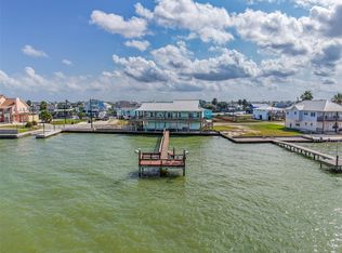 740 N Copano Cove Rd, Rockport, TX 78382