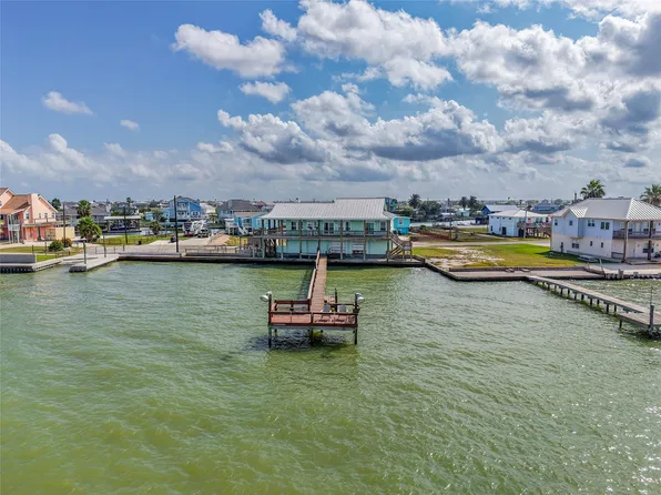 740 Copano Cove Rd, Rockport, TX 78382