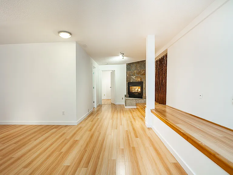 261 Osborne Rd E #2 — Photo 13