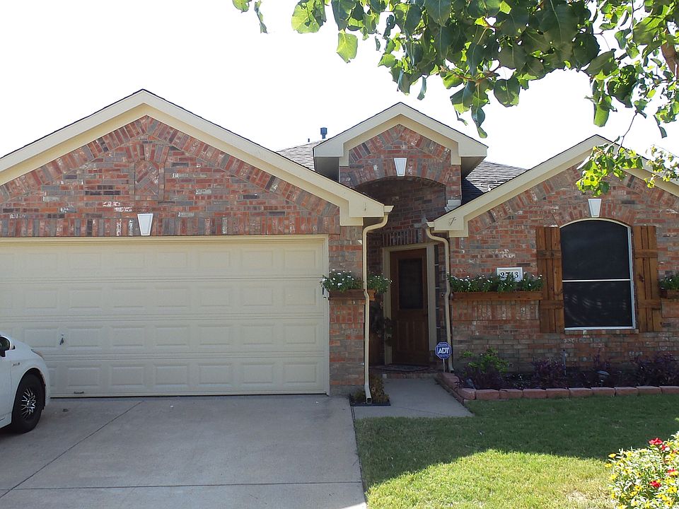 1st image of 2743 Sweetbriar Ln