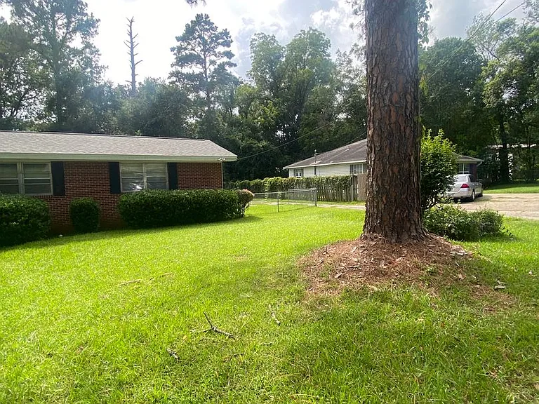 216 N Lipona Rd — Photo 37