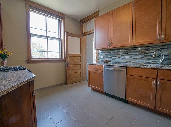 4th image of 5616 N Glenwood Ave APT 3S