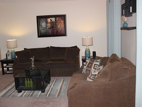 3rd image of 1586 Hayride Dr
