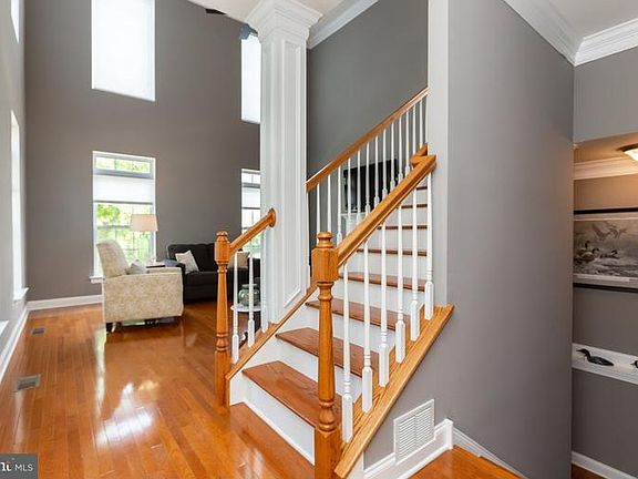 2nd image of 315 Ellenwood Dr