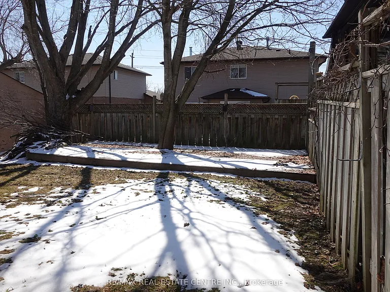 21 Maitland Dr — Photo 43