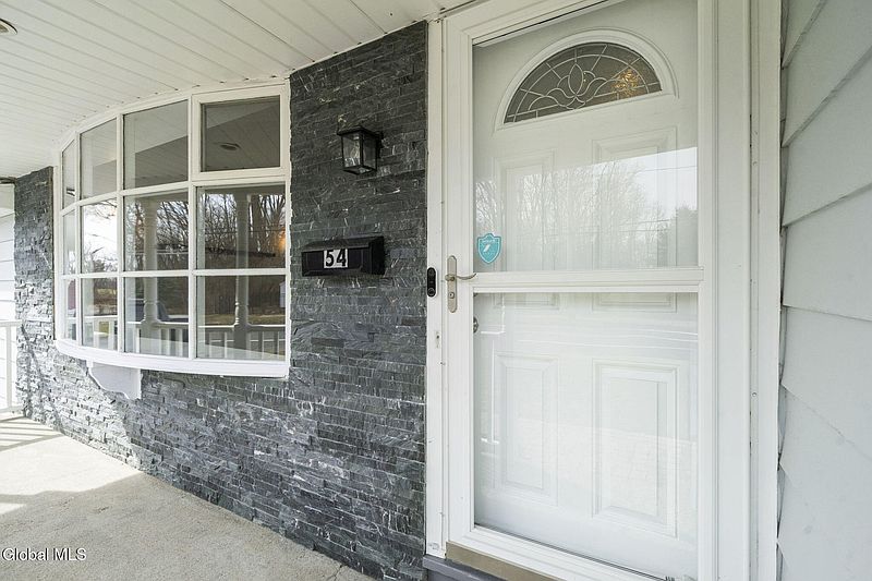 3rd image of 54 Forts Ferry Road