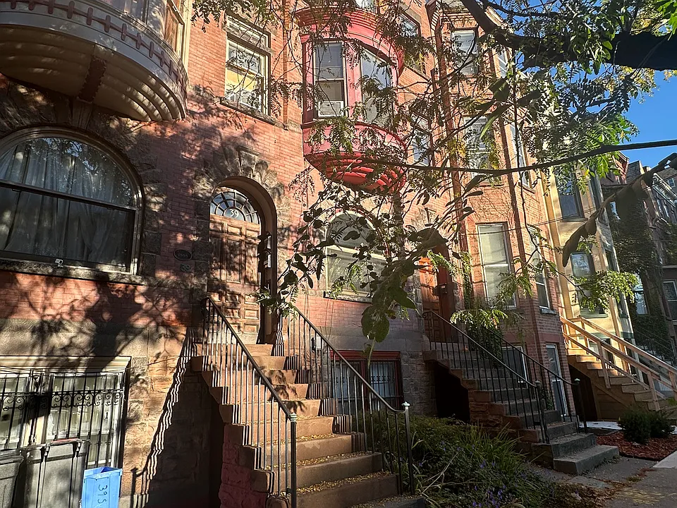 39 S Lake Ave #4