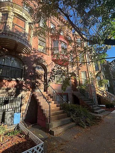39 S Lake Ave #4 Photo 1