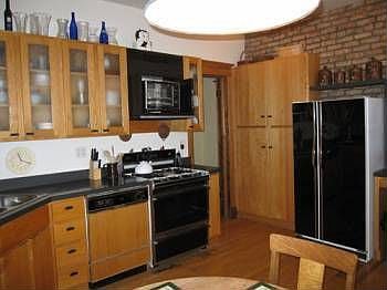 3rd image of 5518 S Cornell Ave APT 2W